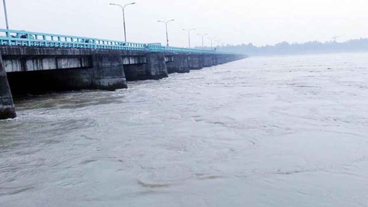 তিস্তার পানি বিপৎসীমার ওপরে, বন্যার আশঙ্কা