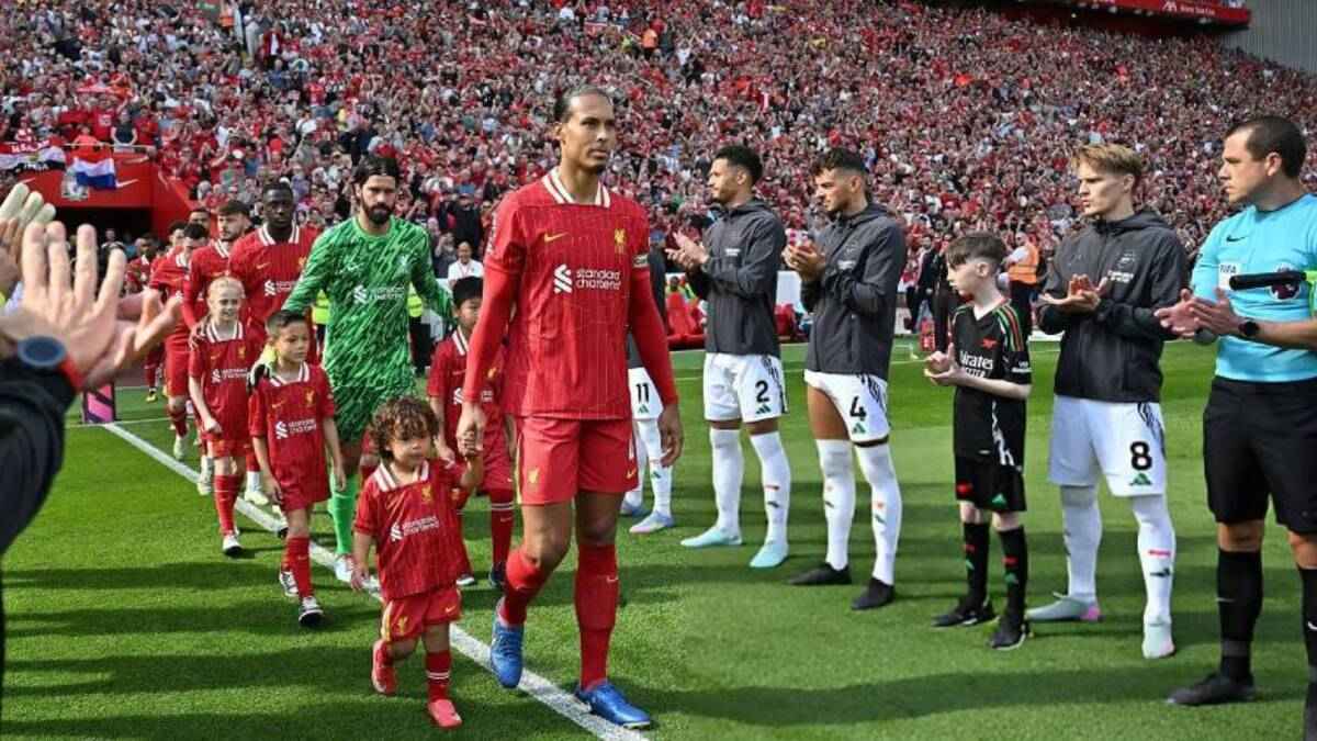 ইংলিশ প্রিমিয়ার লিগে আজ মুখোমুখি লিভারপুল ও আর্সেনাল