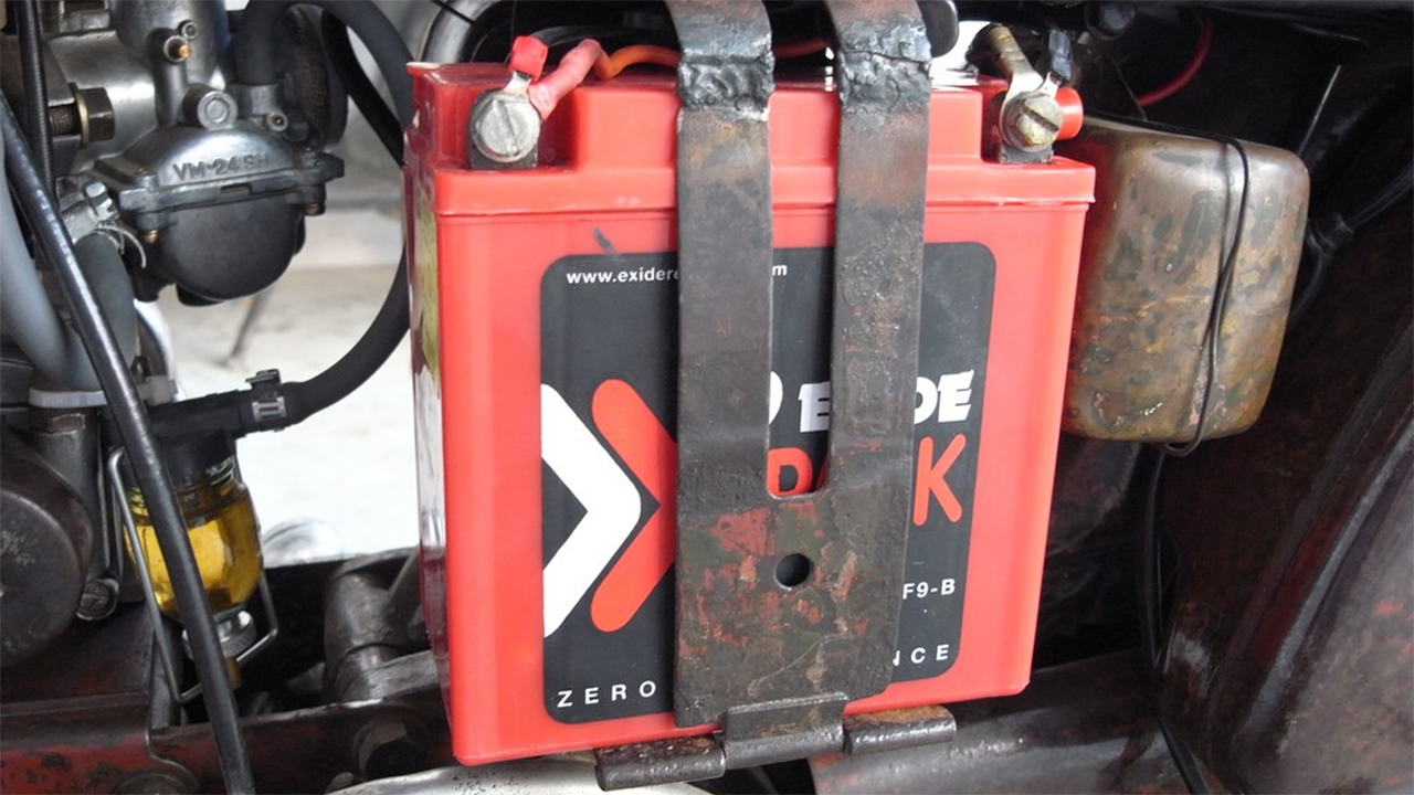 যেসব লক্ষণে বুঝবেন মোটরসাইকেলের ব্যাটারির আয়ু শেষ