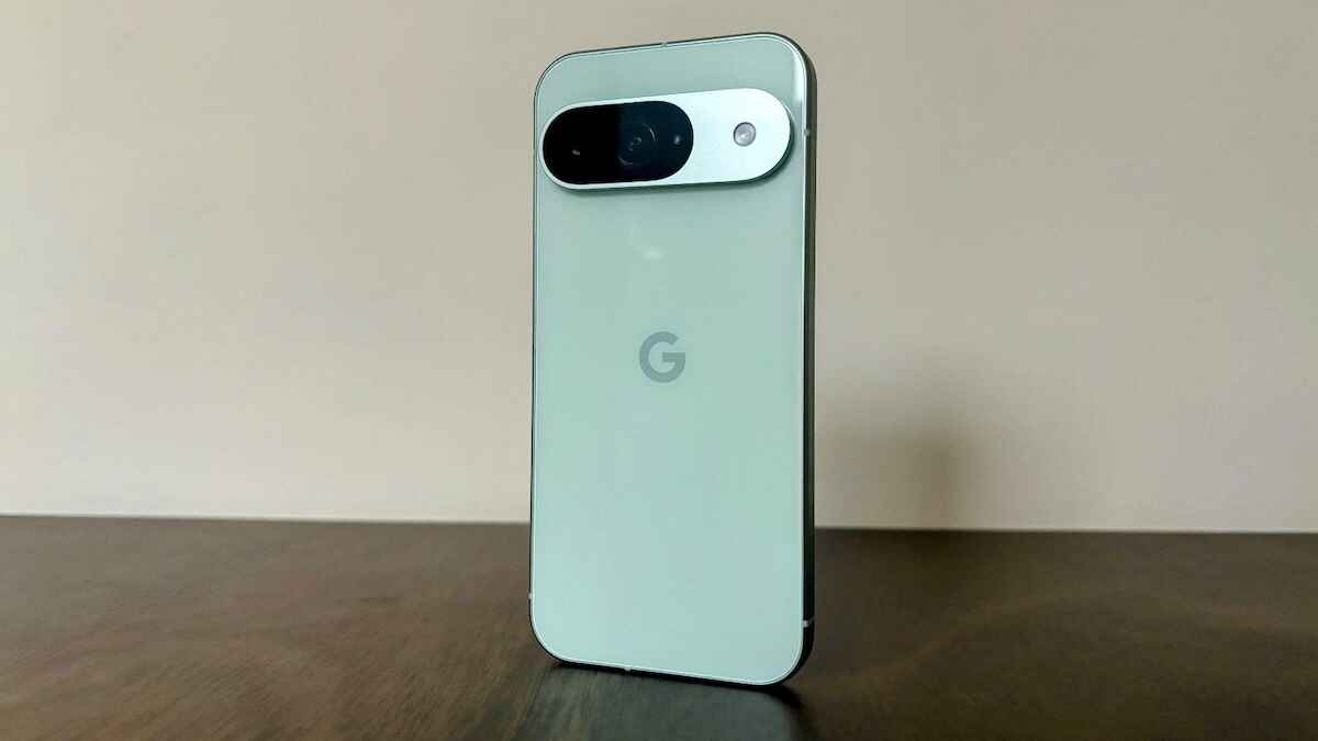 পিক্সেল ১০ সিরিজের ৪ ফোন আনল গুগল