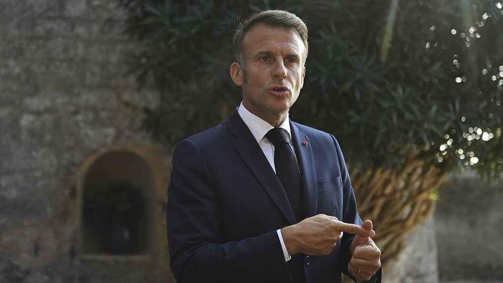 কোথায় হচ্ছে পুতিন-জেলেনস্কি বৈঠক, জানালেন ম্যাক্রোঁ!