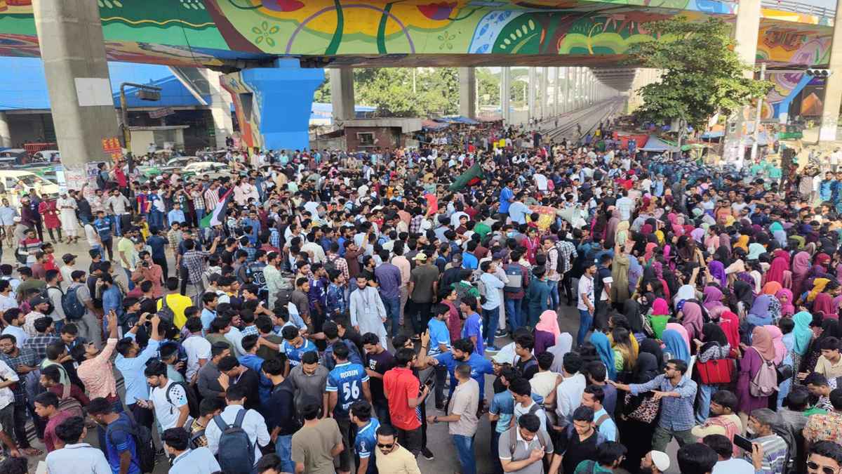 আন্দোলনের পর আন্দোলন ঠেকিয়েও সমালোচিত সরকার