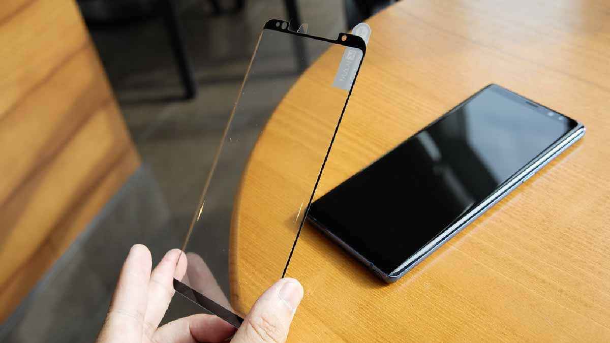 ফোনের স্ক্রিন প্রটেক্টর