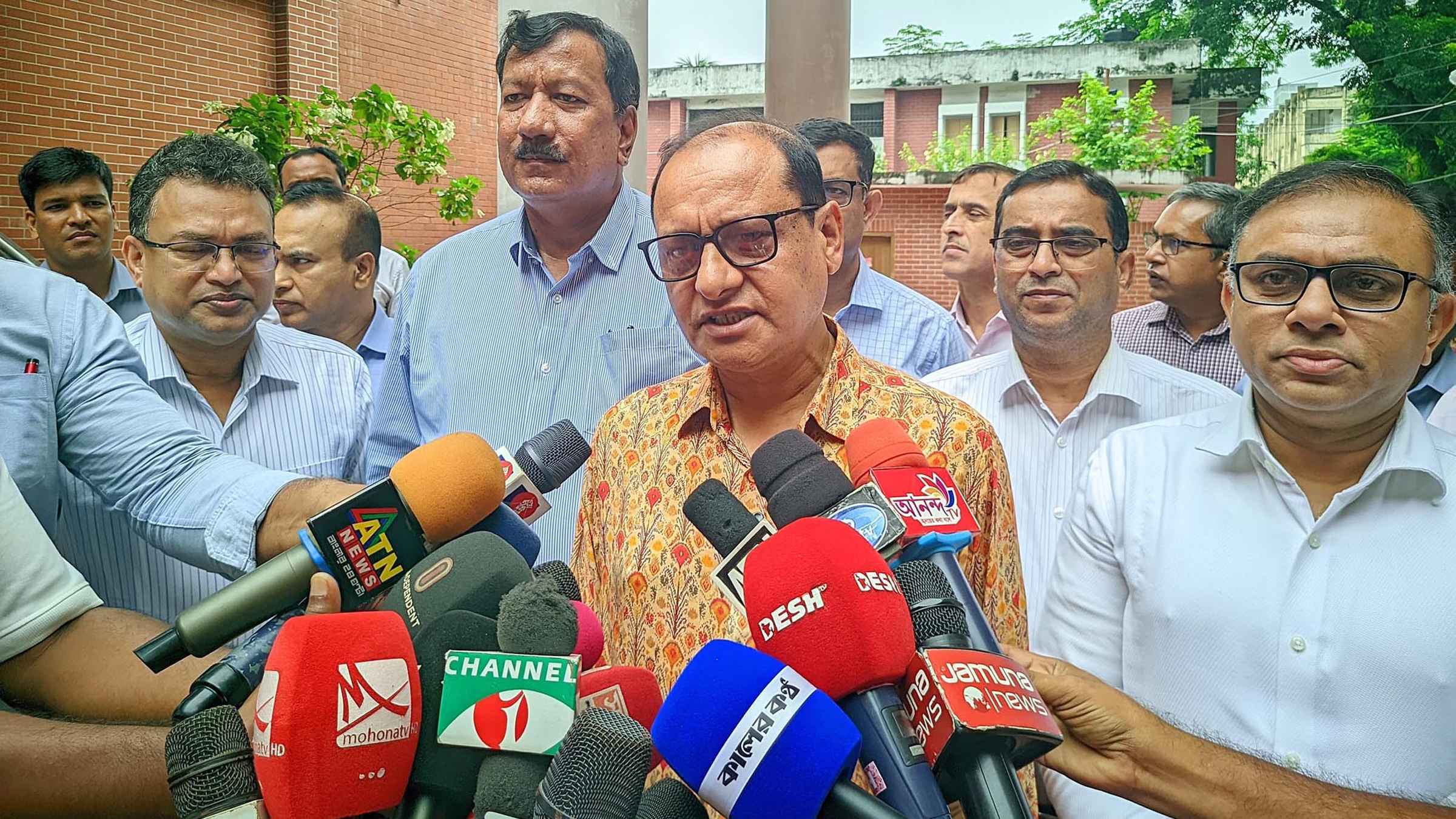 প্রাথমিক শিক্ষার মান্নোনয়নে ১৭ হাজার শিক্ষক নিয়োগ প্রক্রিয়া শুরু হয়েছে