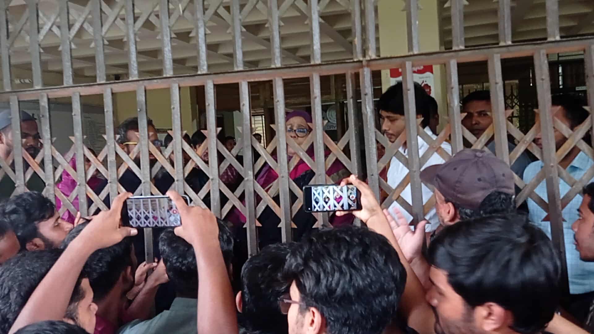 received_2201850146947391 received_2201850146947391