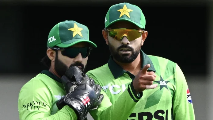 ‘বাবর-রিজওয়ানকে দিয়ে শুধু বিজ্ঞাপন করানো হোক’