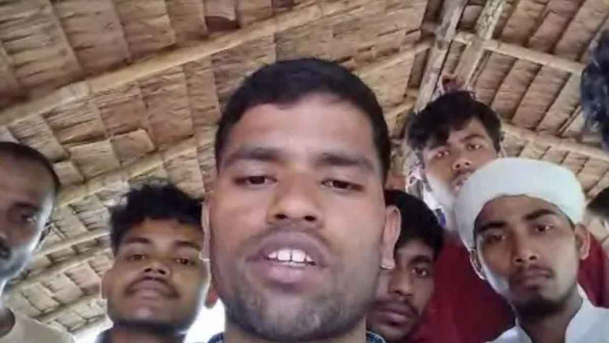 নৌবাহিনীর জাহাজে তুলে রোহিঙ্গাদের সমুদ্রে ফেলে দিচ্ছে ভারত