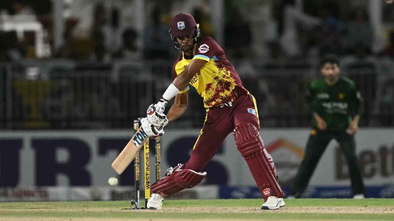 দলকে জেতাতে আন্তর্জাতিক টি-টোয়েন্টিতে প্রথম ‘রিটায়ার্ড আউট’