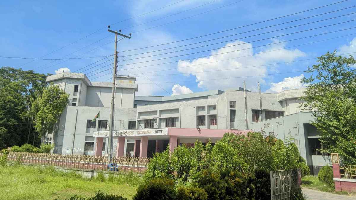 বিজয় ফিস্টের খাবার খেয়ে অসুস্থ রাবির বিজয়-২৪ হলের ৬০ শিক্ষার্থী