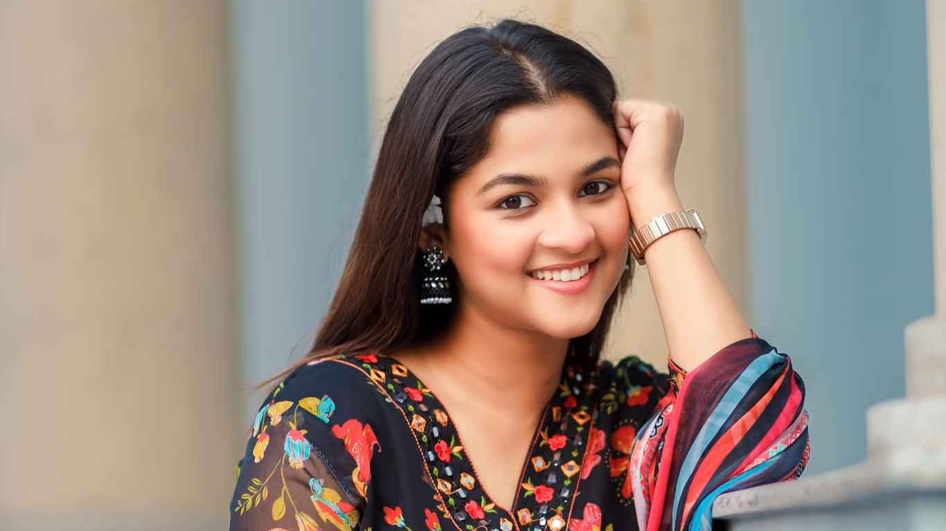 গার্লফ্রেন্ড ব্যাপারটাই ভালো লাগে না: সাদিয়া আয়মান