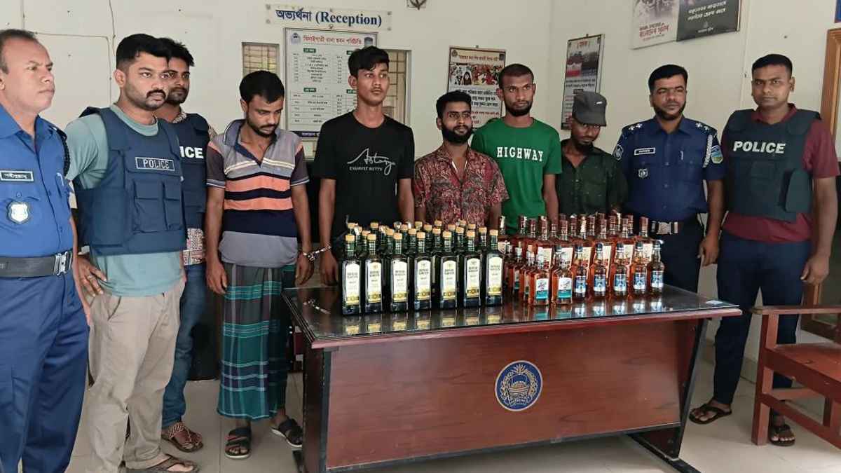 শেরপুর সীমান্তে রাসেল বাহিনীর প্রধানসহ গ্রেফতার ৫