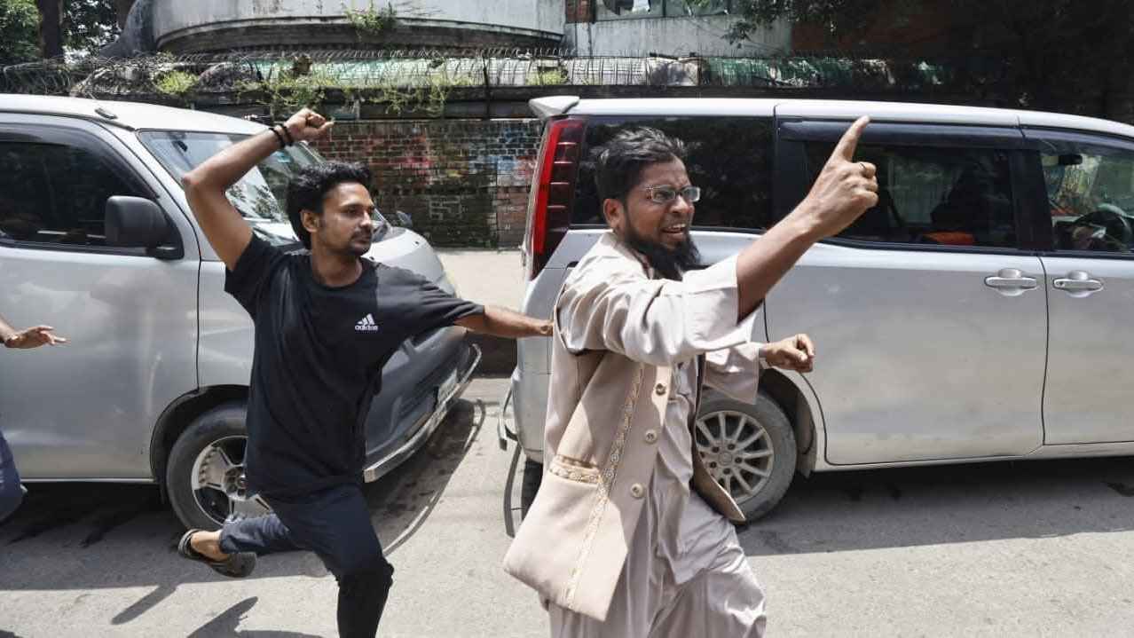 সেই ভাইরাল সিদ্দিককে ধানমণ্ডিতে ধাওয়া