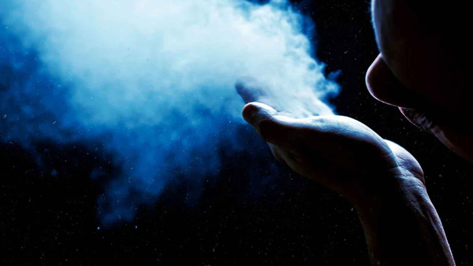 সিগারেট যেভাবে পরিবেশ ও মানুষকে নীরবে ধ্বংস করে দিচ্ছে