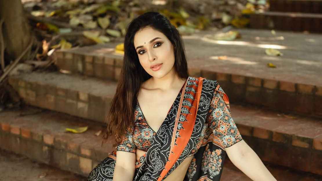 স্নিগ্ধার বৃষ্টি বিলাস, বললেন নারীদের প্রশংসা বেশি পাচ্ছি