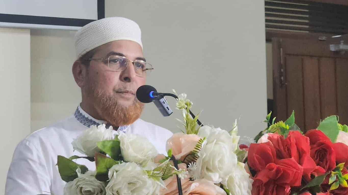 রুয়া অরাজনৈতিকভাবেই চলবে: রফিকুল ইসলাম খান