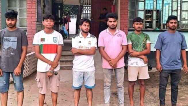চাঁদাবাজির অভিযোগে সেনাবাহিনীর হাতে ছাত্রদলের ৬ জন আটক