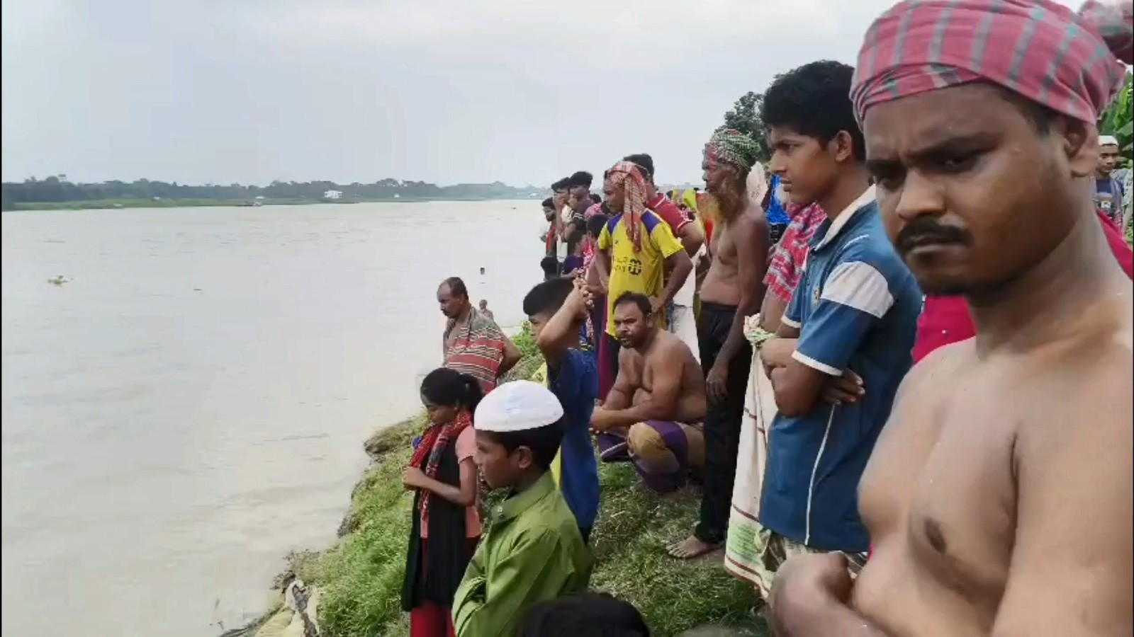 thumbnail_Madaripur_04-08-25_(Child_Deadbody_Recovery)_Pic_(3)