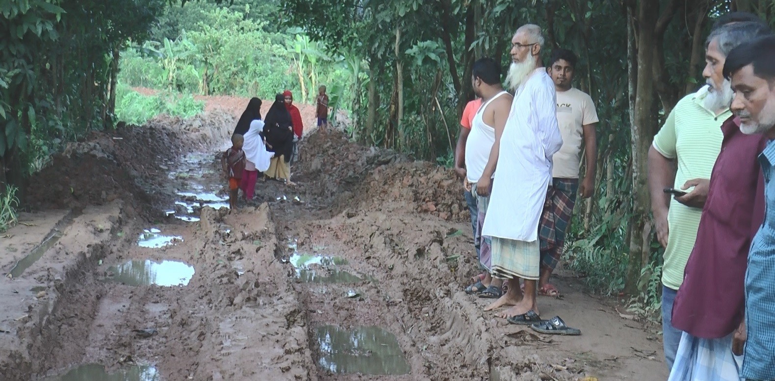 thumbnail_Madaripur_19-08-25_(Road_Human_Chain)_Pic_(7)