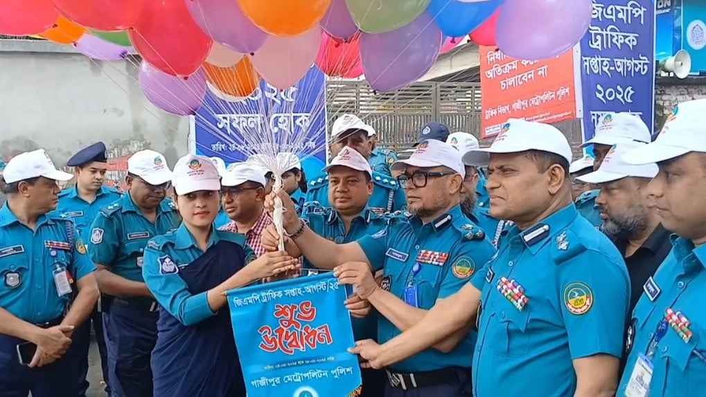 ট্র্যাফিক সদস্যদের স্বচ্ছতা নিশ্চিতে লাগানো হচ্ছে বডিঅন ক্যামেরা