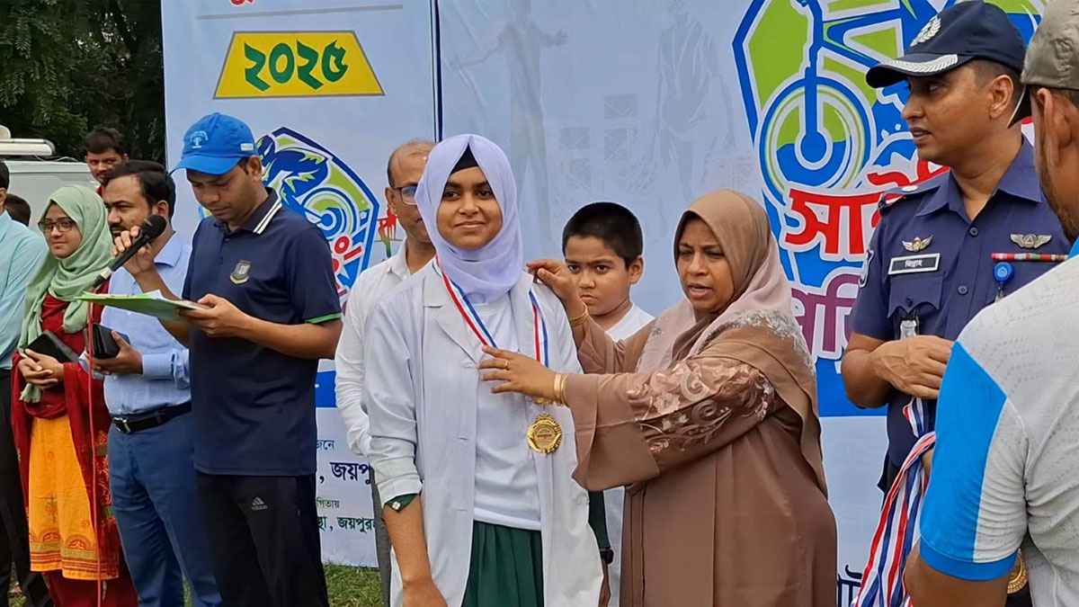 জয়পুরহাটে সাইক্লিং প্রতিযোগিতা অনুষ্ঠিত