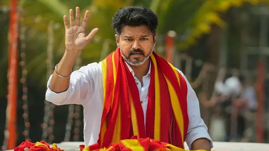 বিজয়ের কর্মীকে মারধরের অভিযোগ, অভিনেতাসহ ১০ জনের বিরুদ্ধে মামলা