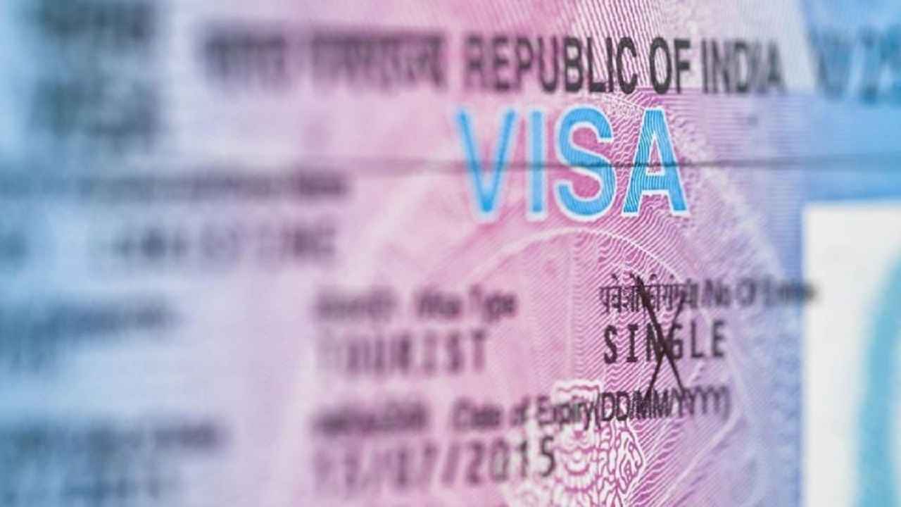 বাংলাদেশিদের জন্য ভারতীয় ভিসা প্রক্রিয়াকরণ ফি বাড়ল