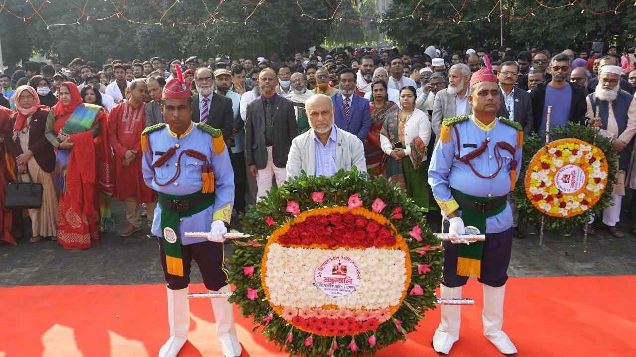 বর্ণাঢ্য আয়োজনে বাকৃবিতে মহান বিজয় দিবস পালিত