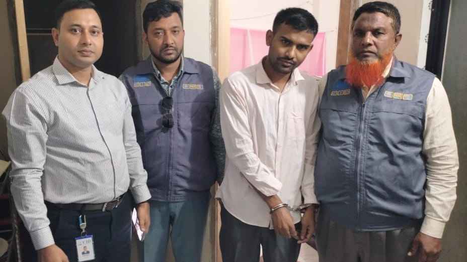 জাল ভিসায় যুবকের স্বপ্নভঙ্গ, একজন গ্রেফতার