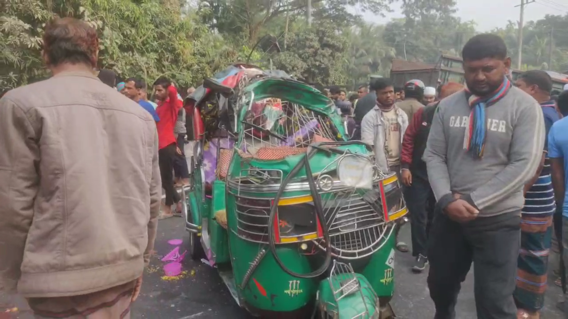 ভোলায় সিএনজি-ট্রাক মুখোমুখি সংঘর্ষে নিহত ২