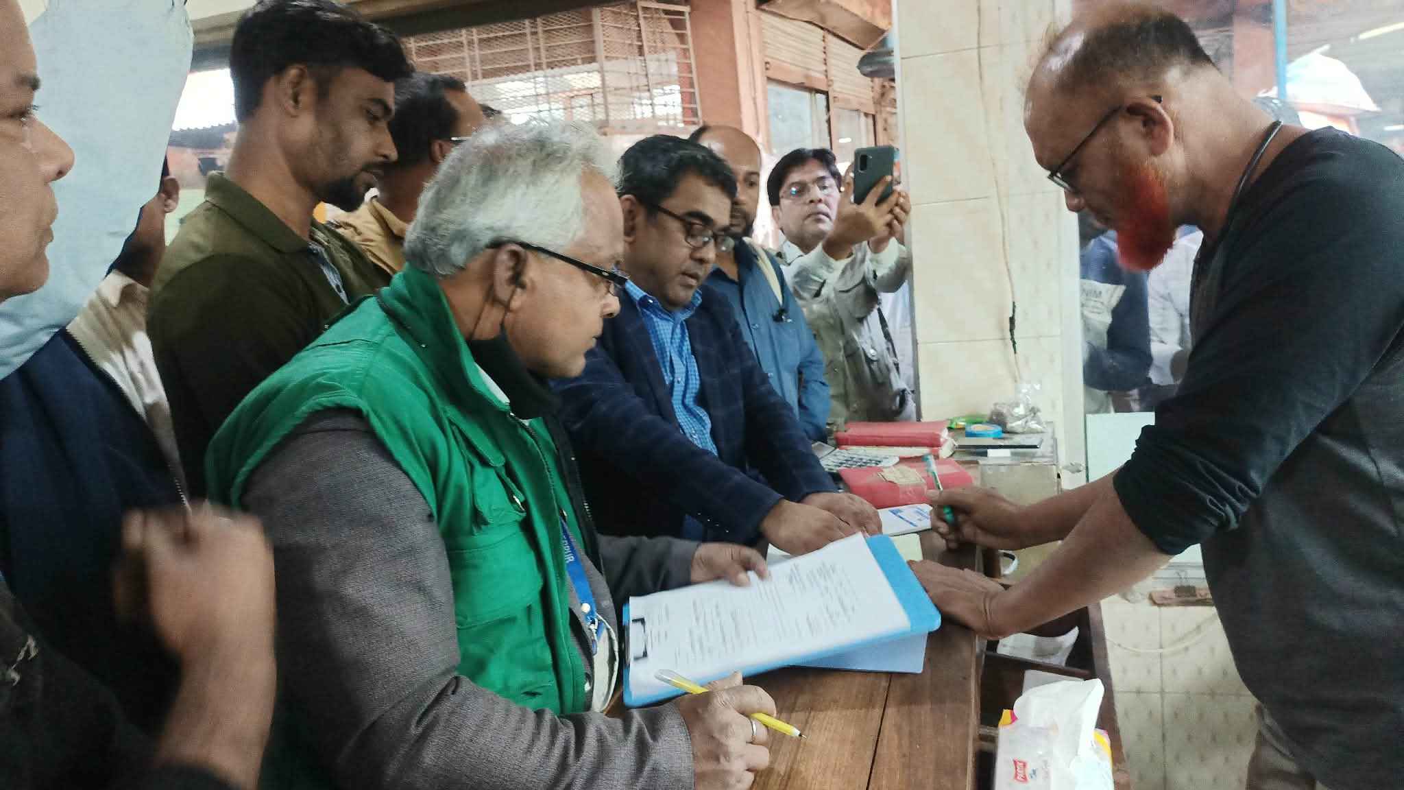 মেহেরপুরে ৩ প্রতিষ্ঠানে ১ লাখ ৭৫ হাজার টাকা জরিমানা