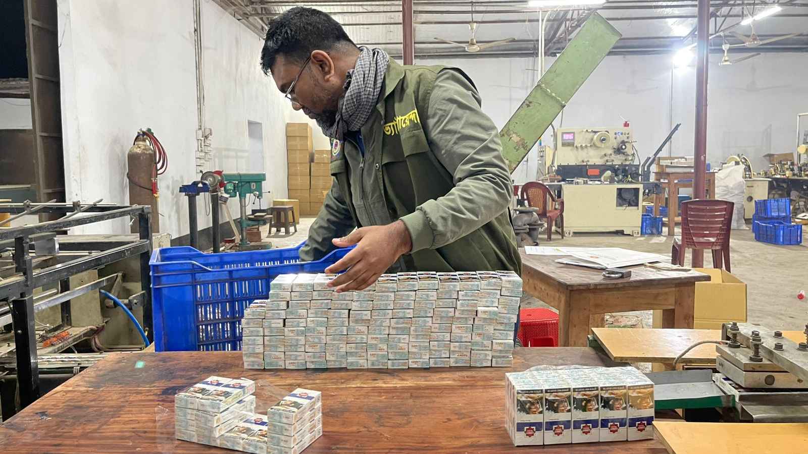 ইউনাইটেড টোব্যাকোর কারখানায় মিলল ৯ কোটি টাকার রাজস্ব ফাঁকির প্রমাণ 