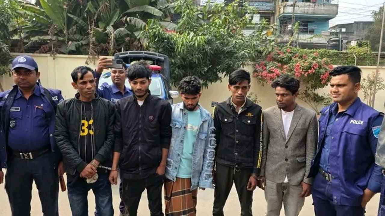 ফরিদপুরে মোটরসাইকেল চোর চক্রের ৭ সদস্য গ্রেফতার, উদ্ধার দুটি বাইক