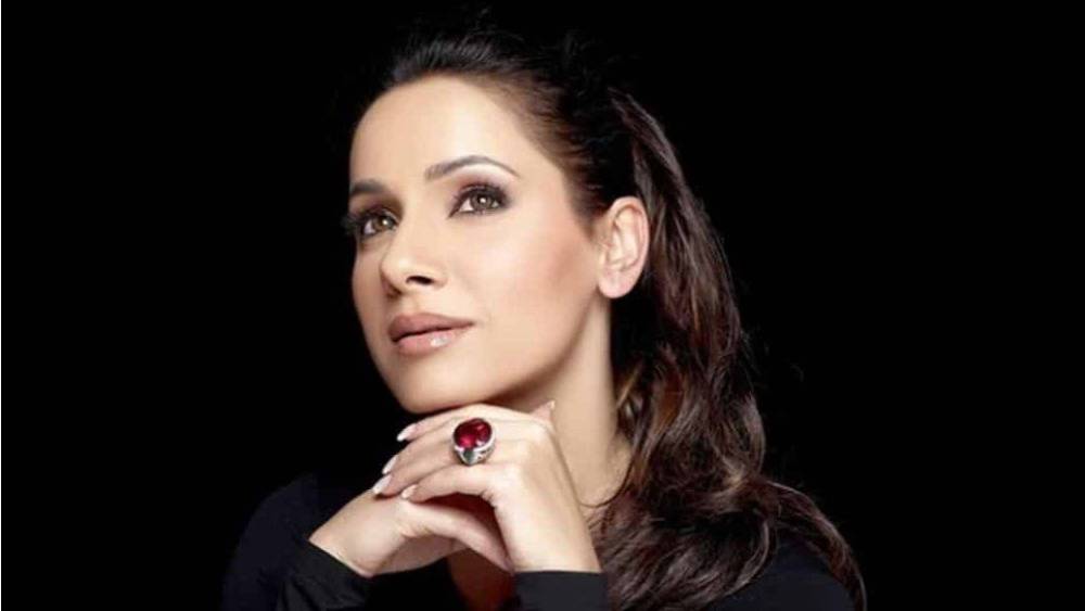 1609197356_5fea672c1c3ab_neelam-kothari-soni