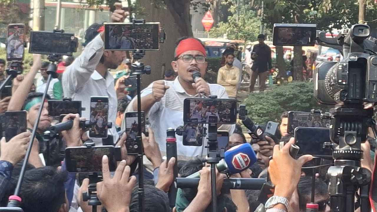 হাদির হামলাকারী গ্রেফতার না হলে সরকারের বিরুদ্ধে আন্দোলন: ডাকসু ভিপি