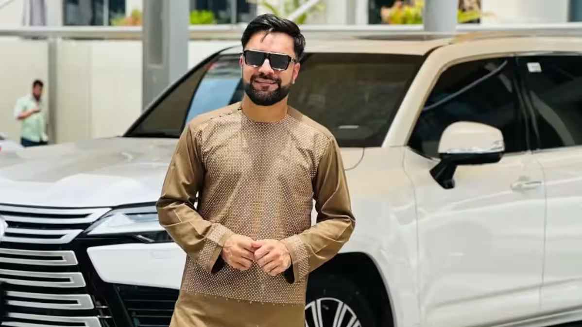 যে কারণে আফগানিস্তানে বুলেটপ্রুফ গাড়িতে চড়েন রশিদ খান