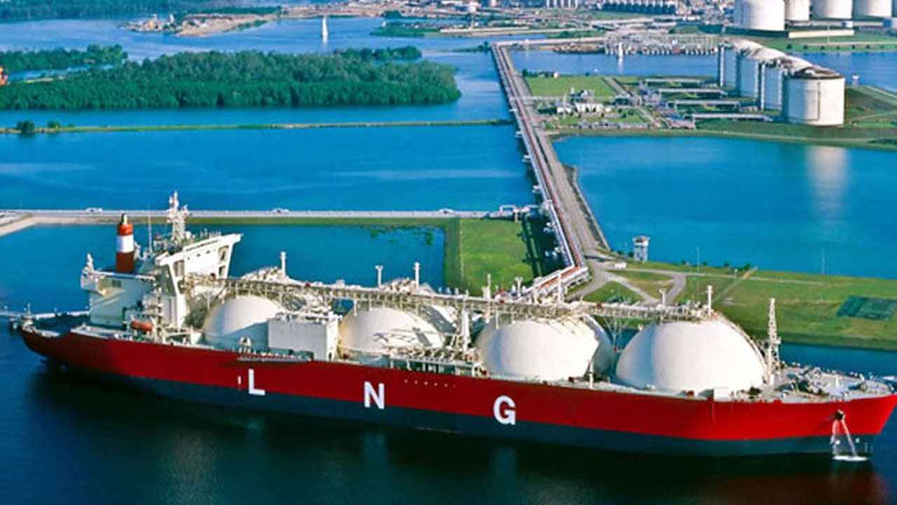 উপকূল রক্ষায় এলএনজি–কয়লাভিত্তিক জ্বালানি পরিকল্পনা বাতিলের দাবি