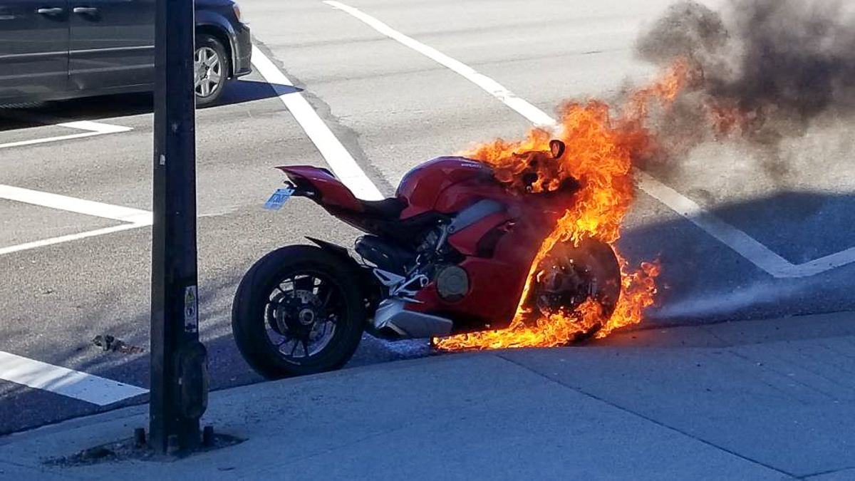 2018-Ducati-Panigale-V4-caught-fire-Canada_1-2