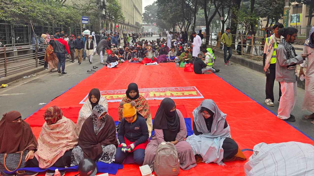 তারেক রহমানের কর্মসূচি নির্বিঘ্ন করতে শাহবাগ ছাড়ল ইনকিলাব মঞ্চ