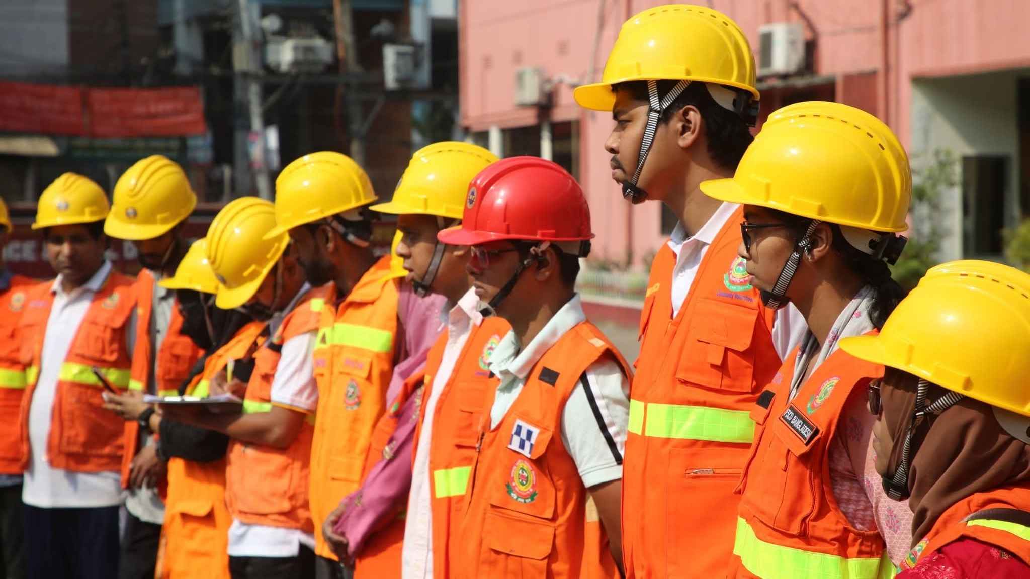 আজ আন্তর্জাতিক স্বেচ্ছাসেবক দিবস