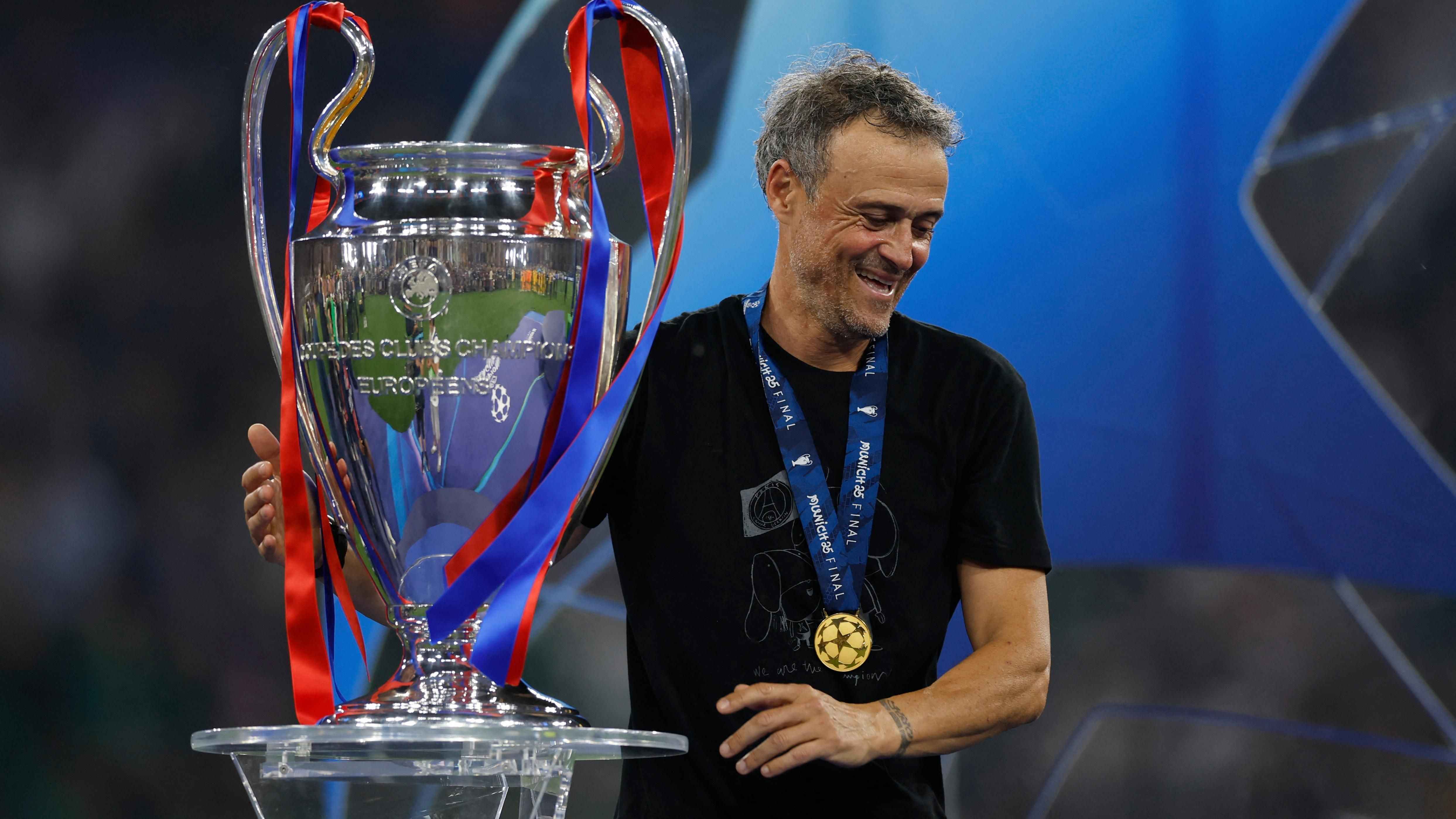 ফুটবল ইতিহাসে যা কখনো হয়নি এনরিকের জন্য তাই করছে পিএসজি