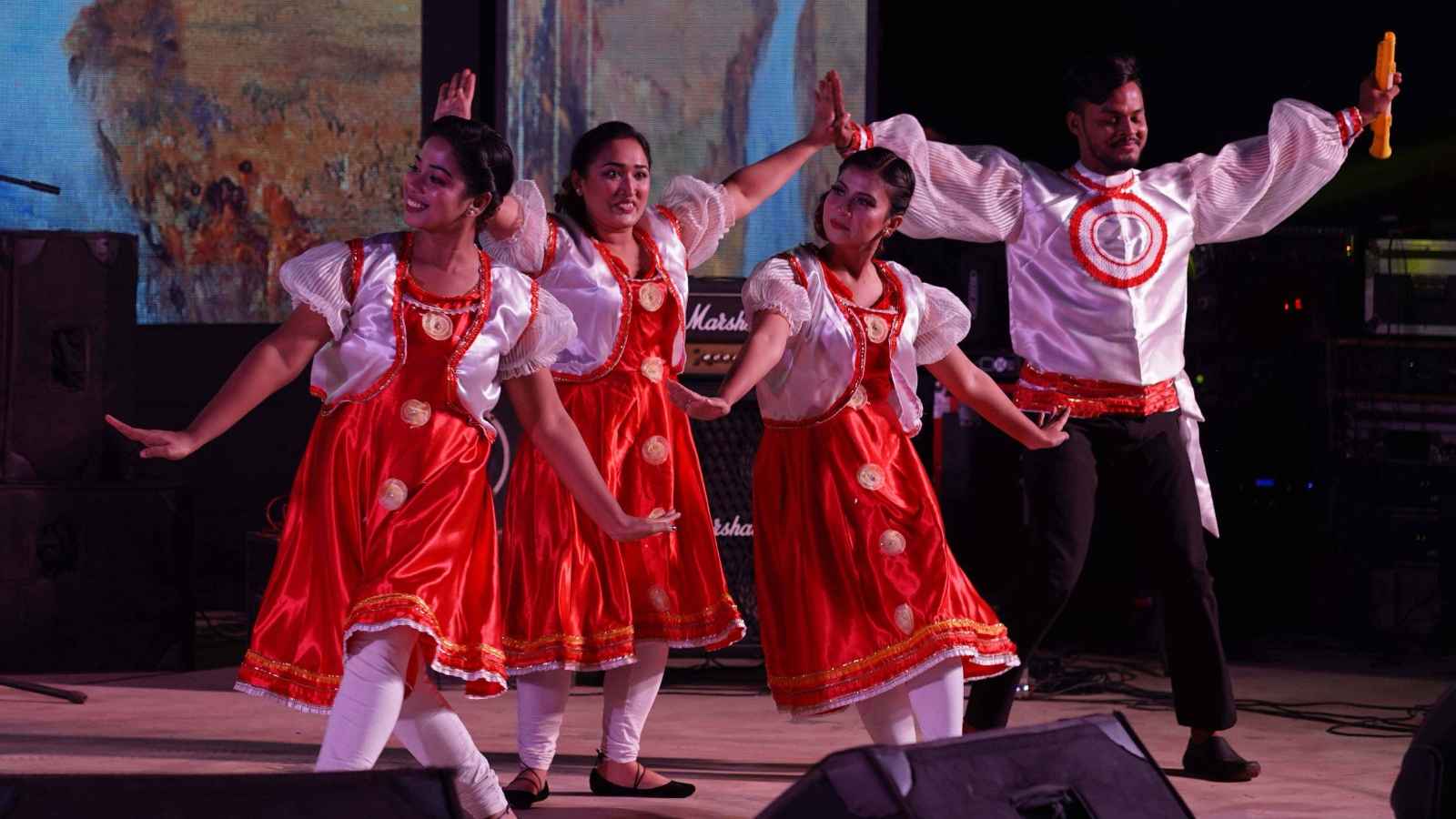 রবীন্দ্র সরোবরে সুর-ছন্দে অনন্য এক সন্ধ্যা