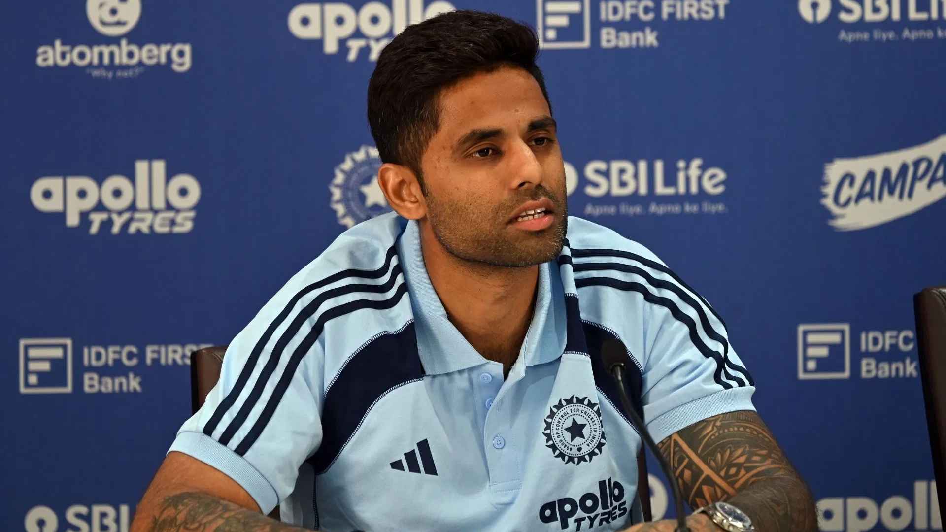 ভারতীয় অধিনায়ক সূর্যকুমারকে নিয়ে বিস্ফোরক দাবি বলিউড অভিনেত্রীর