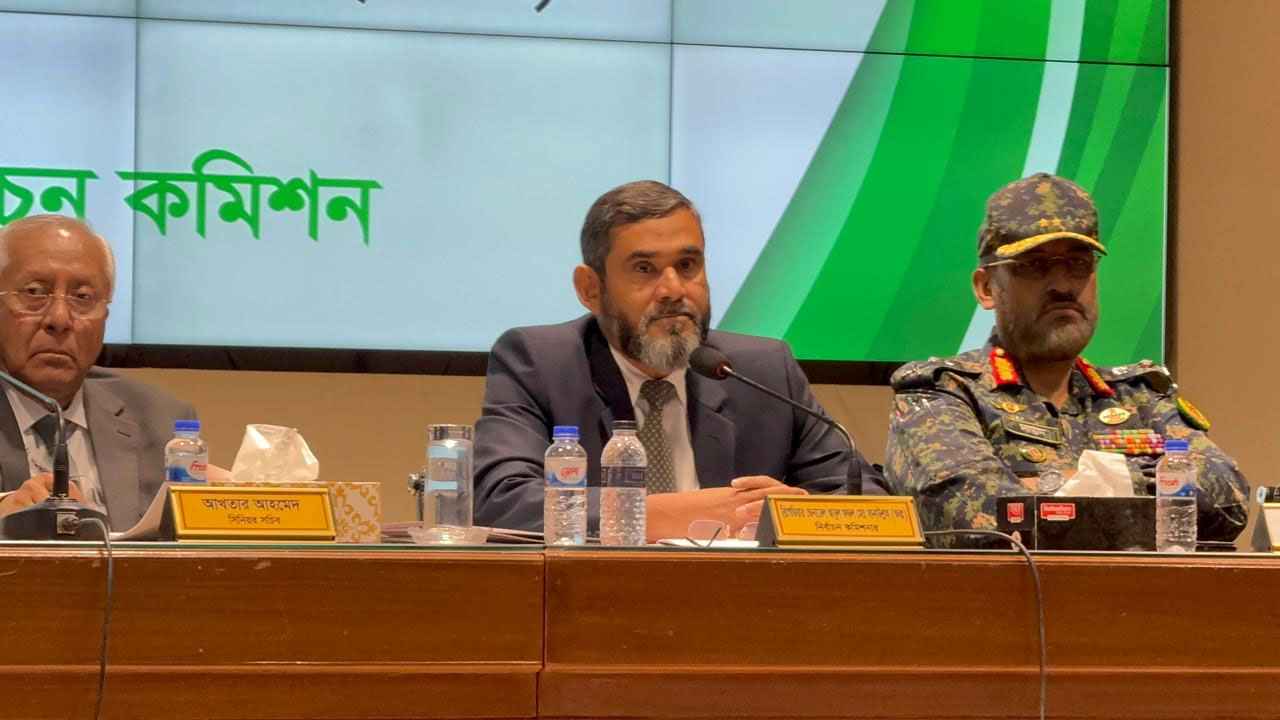 আইন-শৃঙ্খলা বাহিনীকে সন্ত্রাসীদের প্রতি মানবিক না হওয়ার নির্দেশ