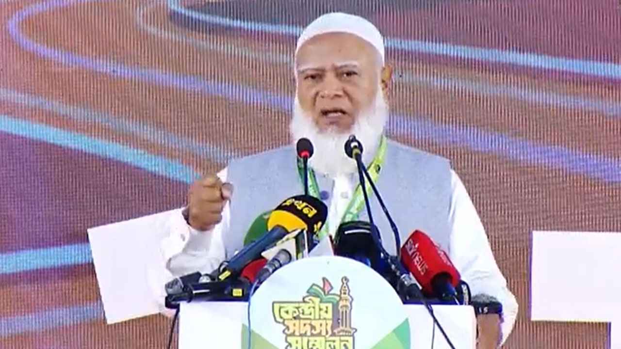 বেকারভাতা নয়, যুবকদের হাতে কাজ তুলে দিতে চান জামায়াত আমির