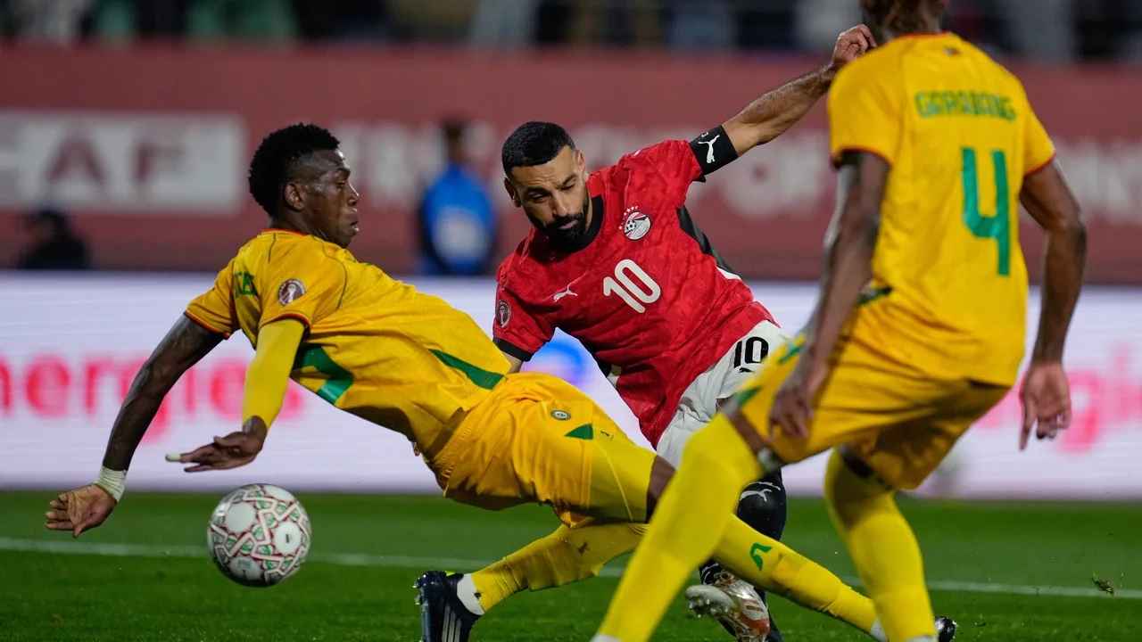 সালাহর শেষ মুহূর্তের গোলে মিসরের জয়