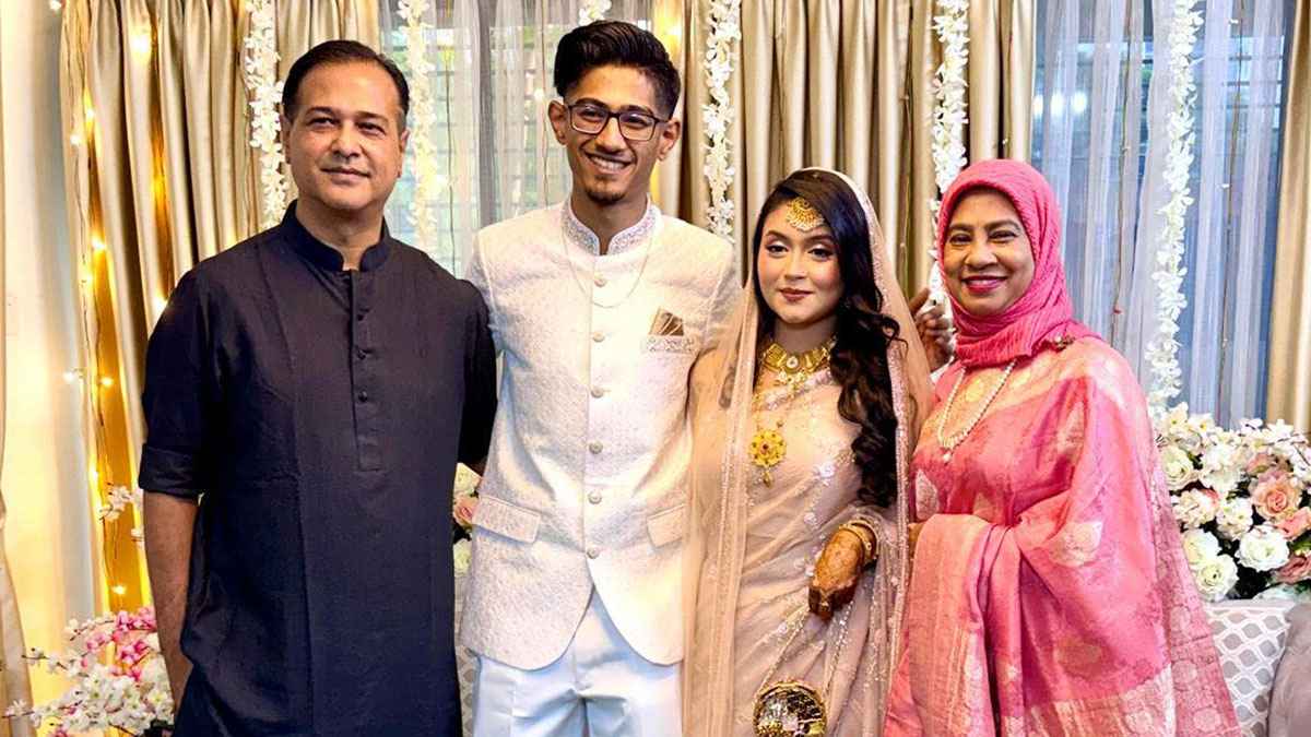 ছেলের বিয়ে দিলেন আসিফ আকবর, ঘরে এল নতুন পুত্রবধূ শ্রেয়সী