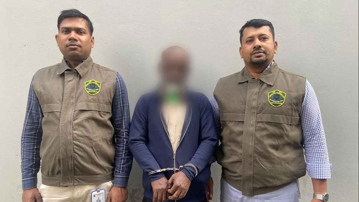 ট্রাফিক পুলিশকে টেনে নেওয়া সিএনজি অটোরিকশা চালক গ্রেফতার