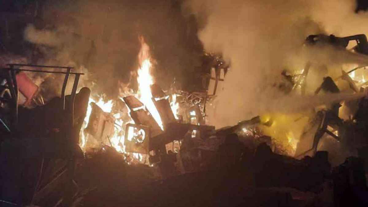 চট্টগ্রামে রেলওয়ের পাহাড়তলী ওয়ার্কশপে রহস্যজনক আগুন