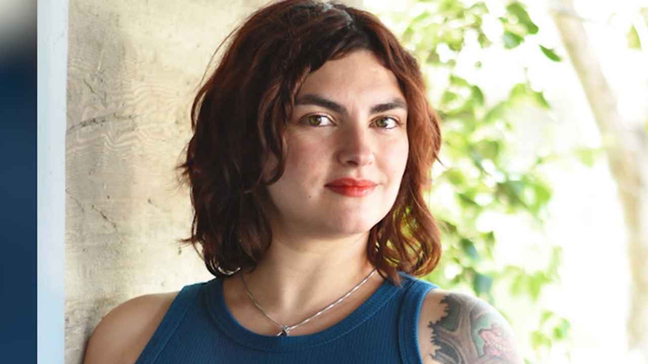 অভিনেত্রী ও গায়িকাকে গুলি করে হত্যা