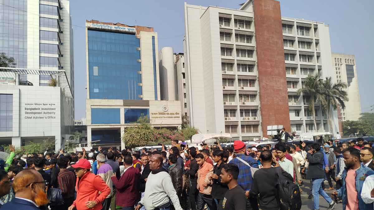 ভোটার হতে আগারগাঁওয়ে তারেক রহমান